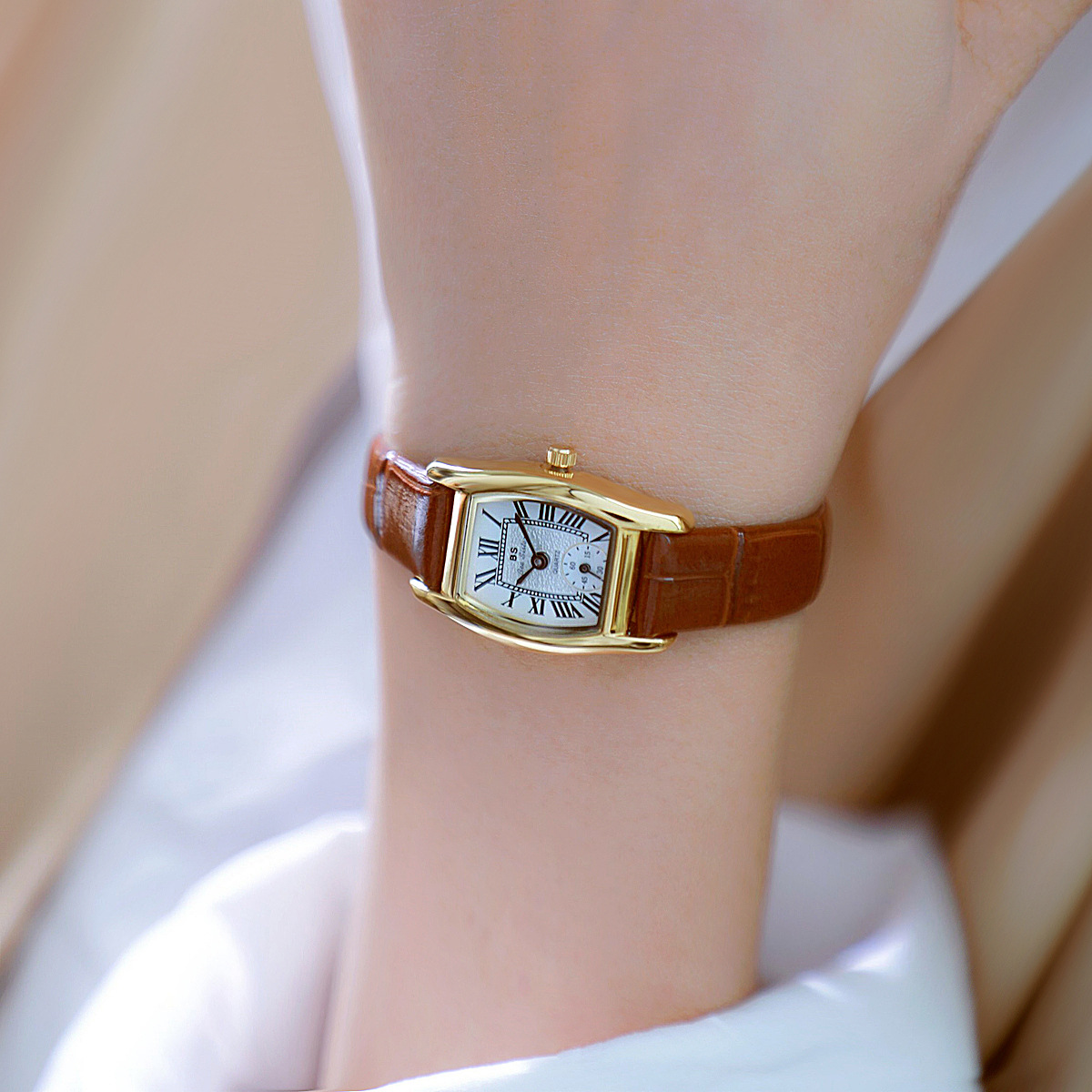 BS レディース腕時計多用途レトロスタイル高級ブランドレザー - Luxury Watch Index のレビューと価格