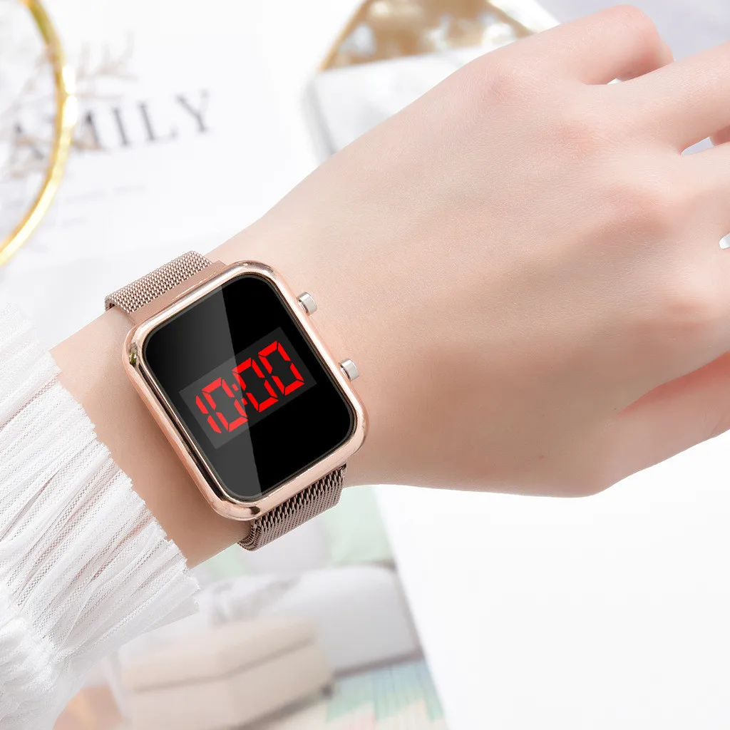 ファッション磁気バックル長方形 LED デジタル腕時計男性女 - Luxury Watch Life のレビューと価格