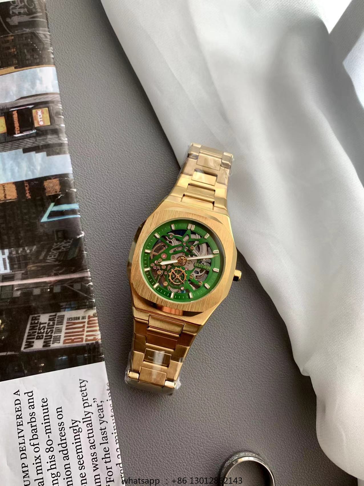 スチール製防水パーソナライズド中空非機械式高級ゴールドグリー - Luxury Watch Green のレビューと価格